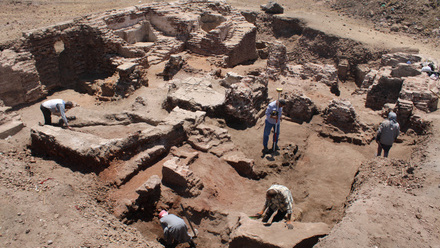 Abdel Kader_Excavation of a Roman Public Bath at Hermopolis Magna_surveying architecture