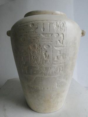 Hatshepsut vase replica conserved.jpg